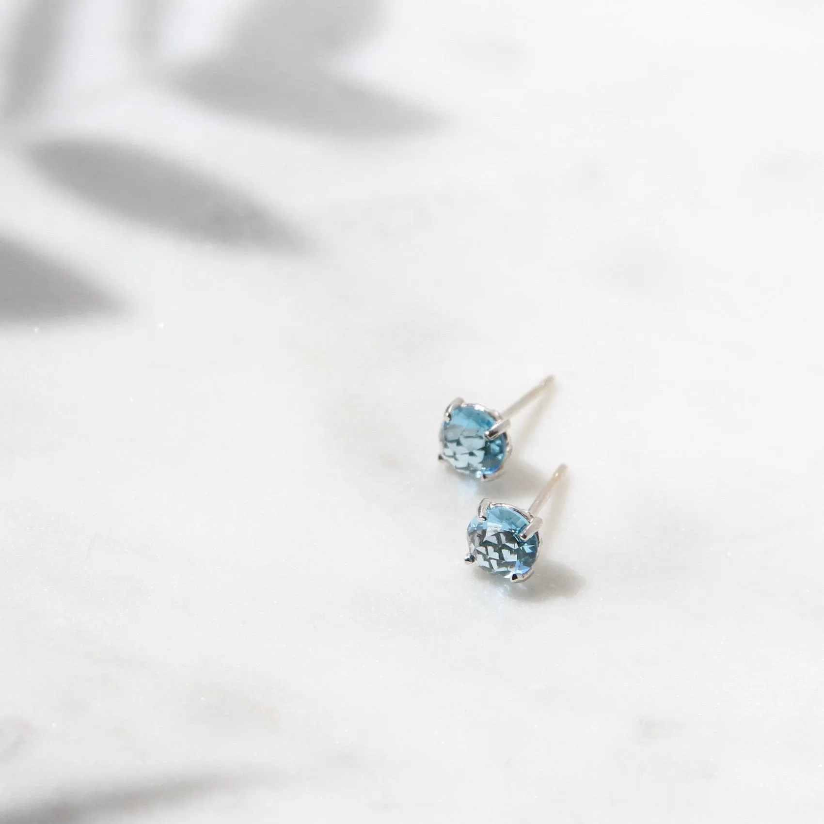 14k White Gold Round Swiss Blue Topaz Post Earring