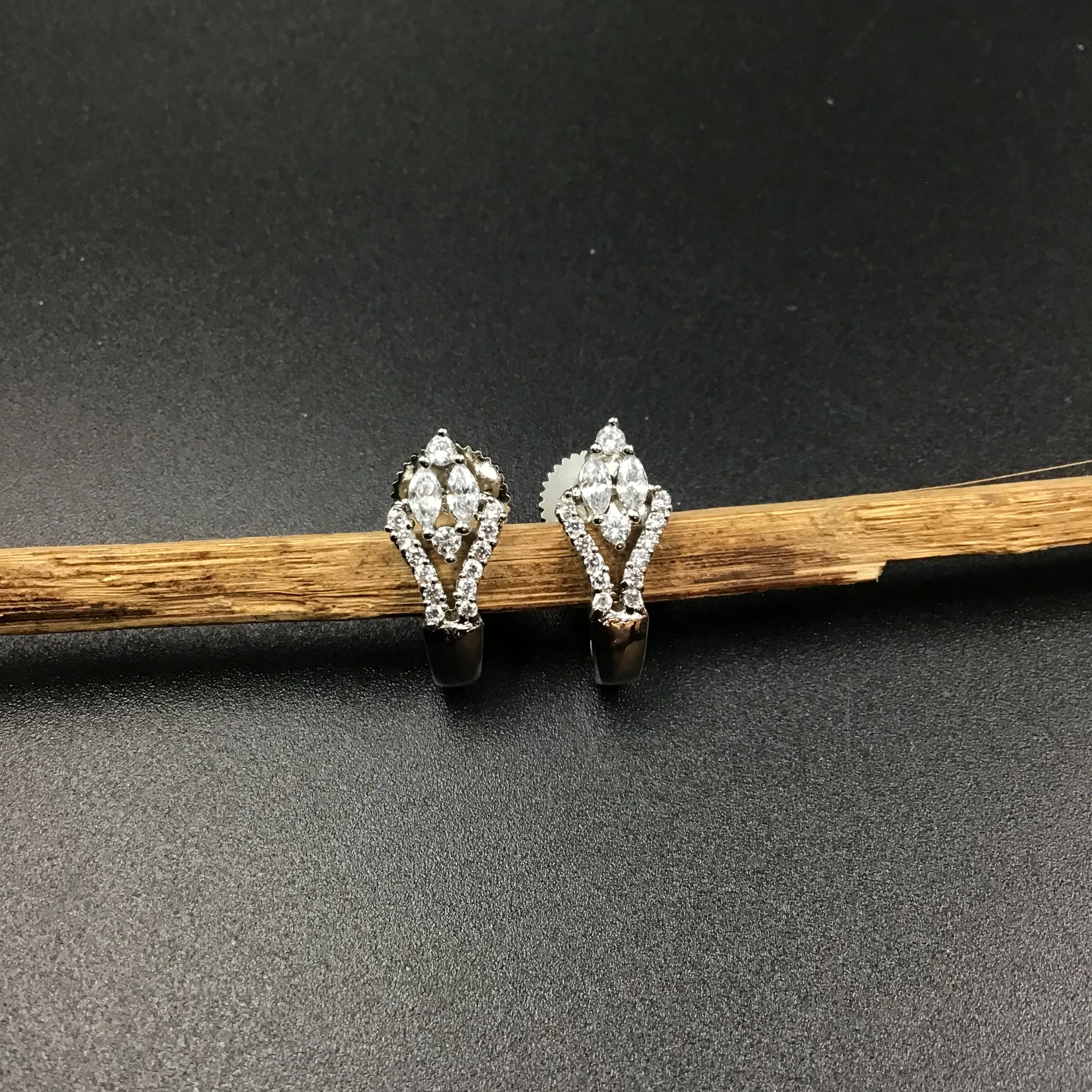 Bali Zircon/AD 3194-11