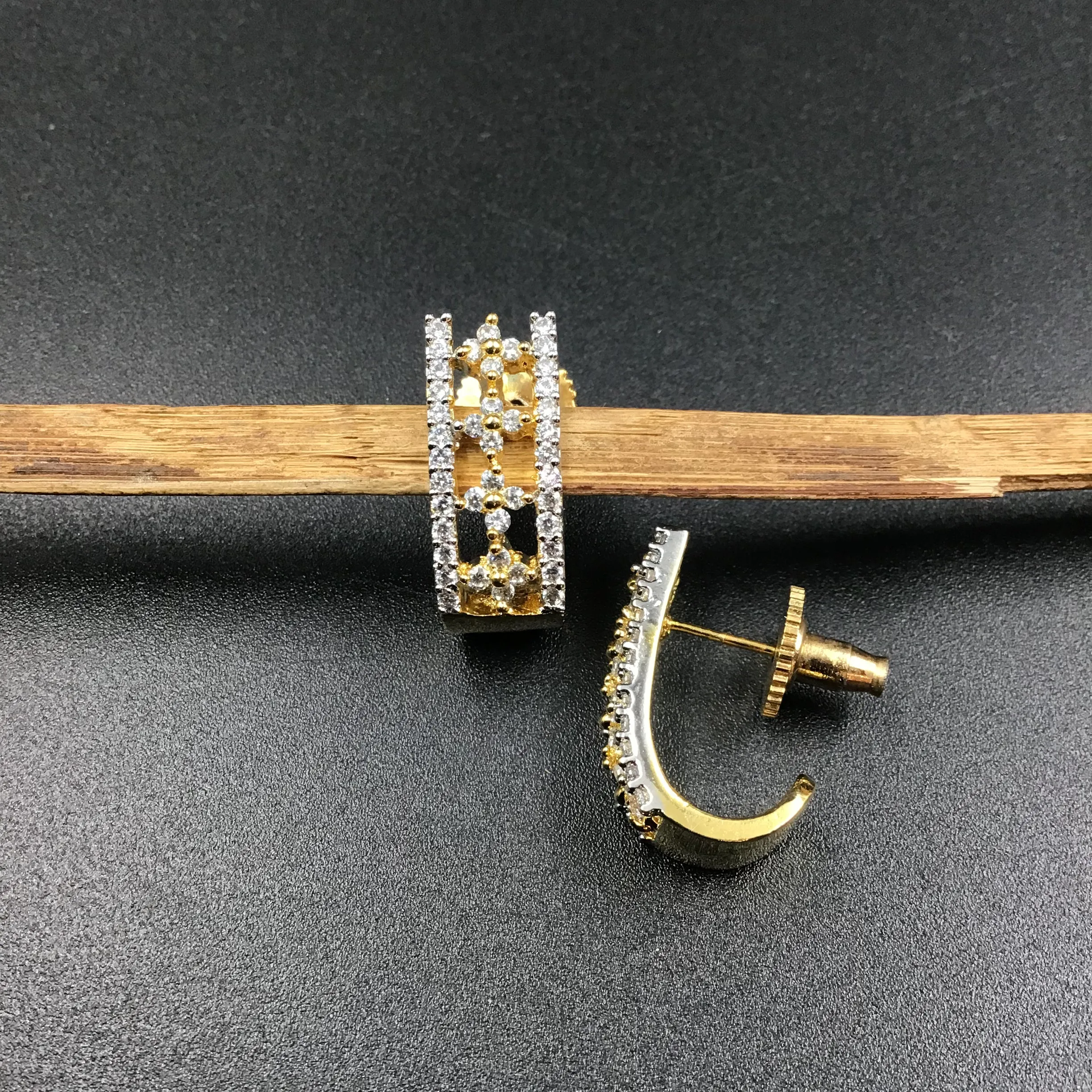 Bali Zircon/AD 3195-11
