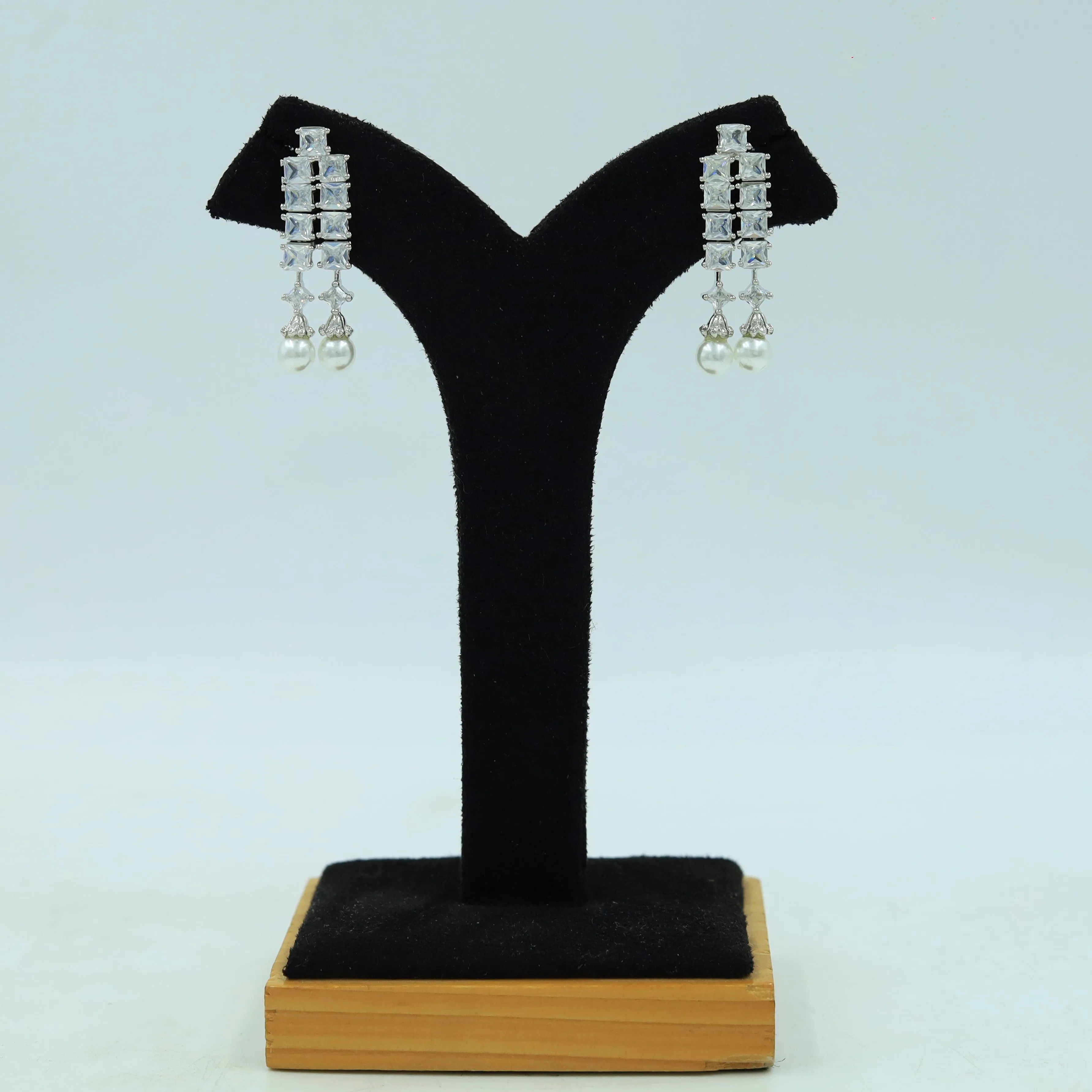 Pearl Round Neck Zircon/AD Necklace Set 16237-69
