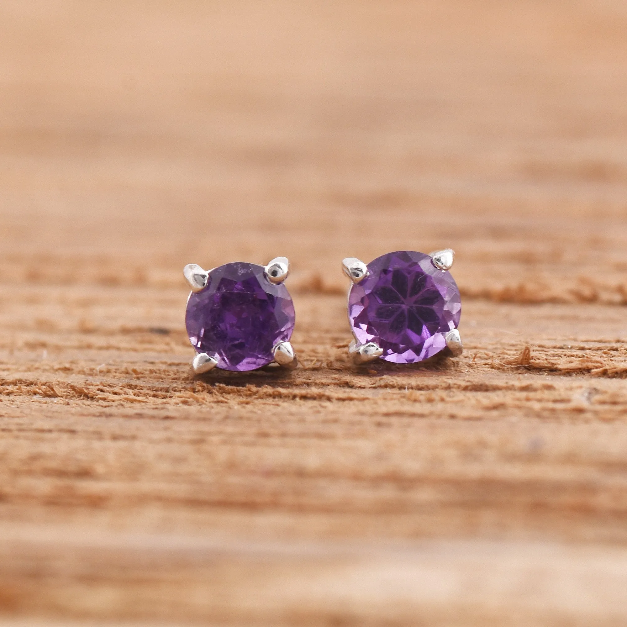 Round Amethyst Studs Earrings