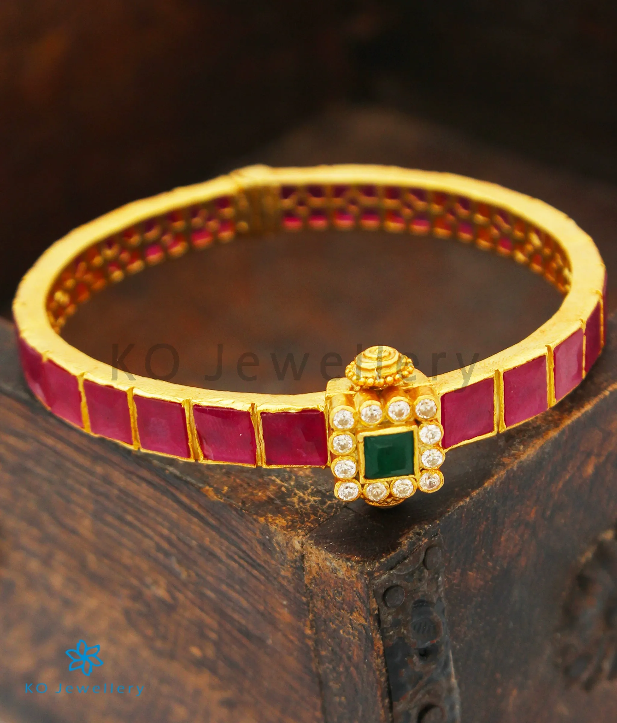 The Sampada Silver Kemp Bracelet (Red/Green/Size 2.2/2.4/2.6)