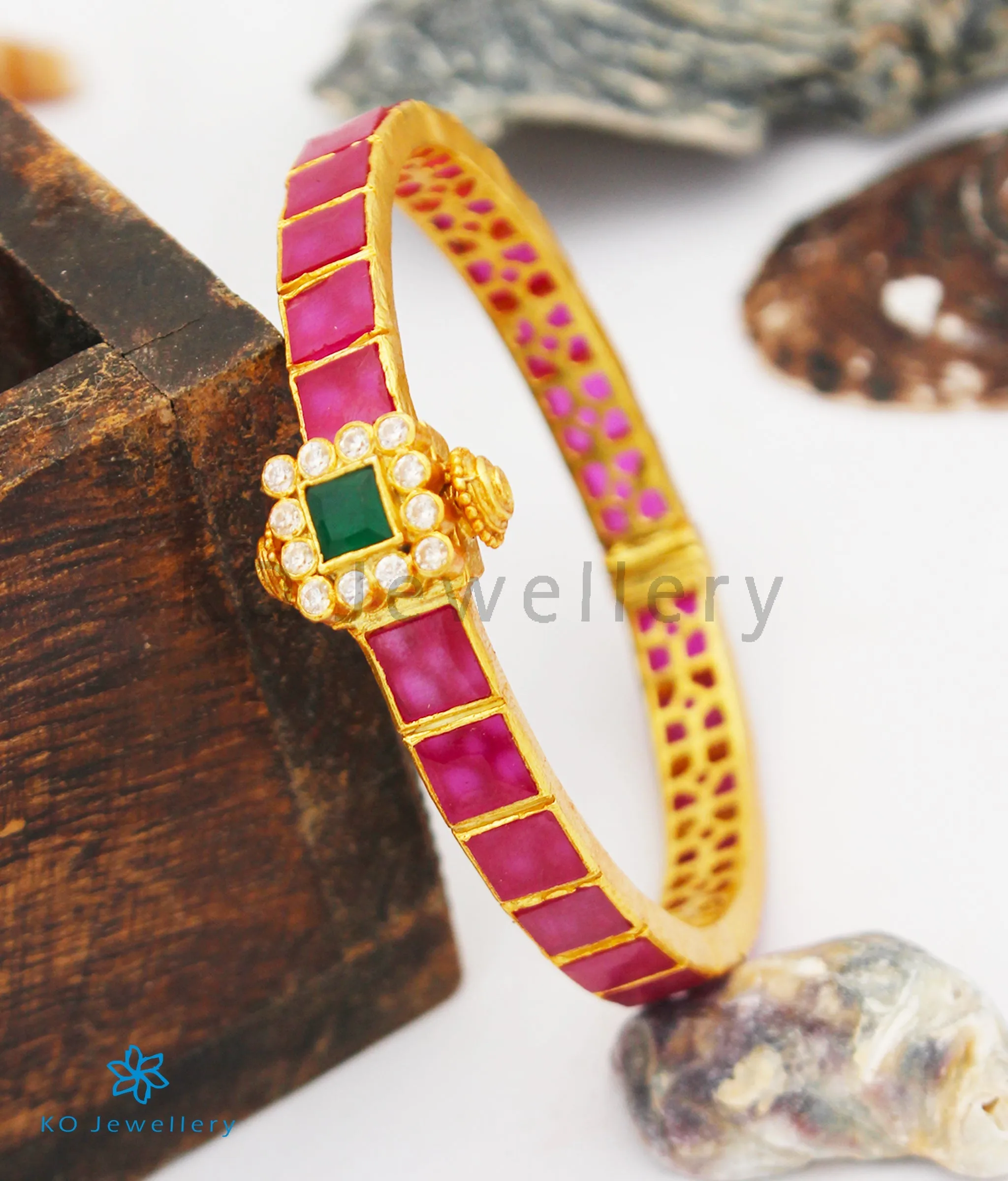 The Sampada Silver Kemp Bracelet (Red/Green/Size 2.2/2.4/2.6)