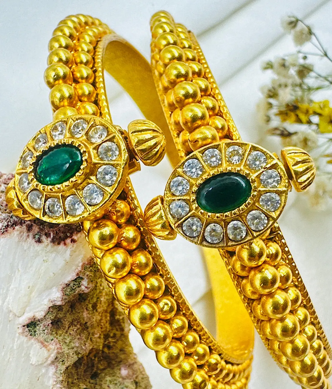 The Trisha Silver Zirconia Openable Kada Bracelet (White/Green/Size 2.6)