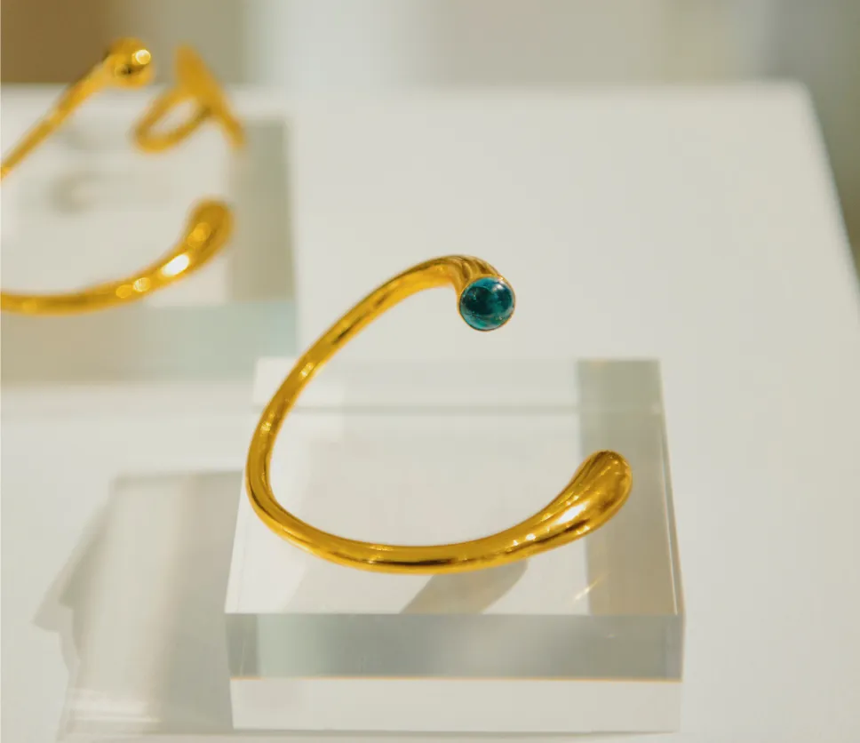 Twisted Glass Dash Cuff