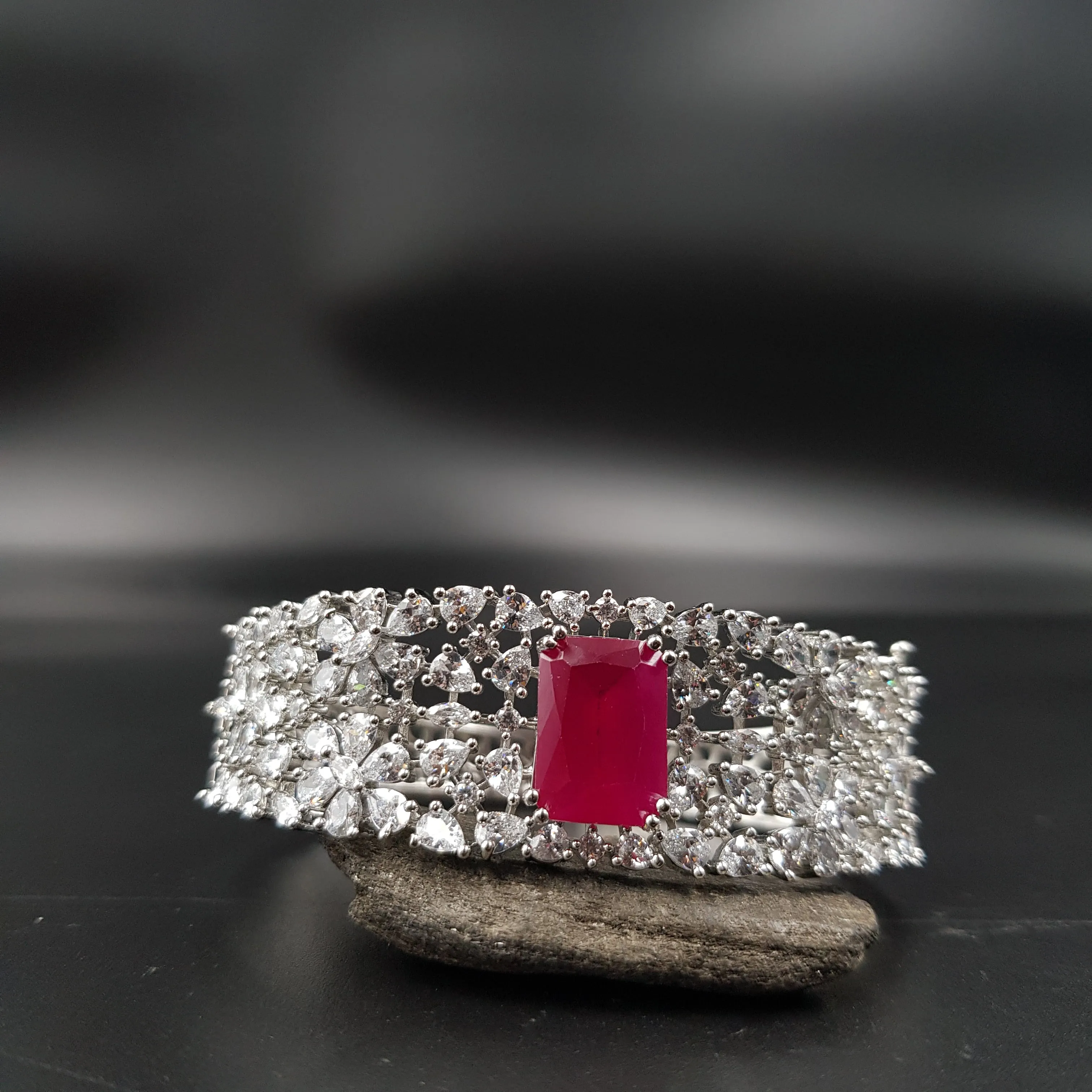 Zircon/AD Bracelet 10672-69